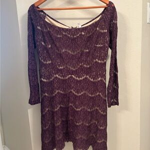 Elegant Lace Dress in Deep Purple